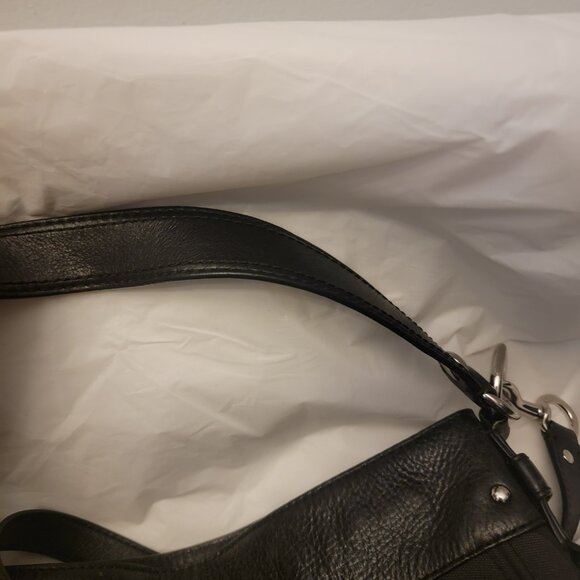 Coach Vintage Hamptons Signature C Hobo Handbag Tan & Black , No. M0963-F13740 - Picture 7 of 7